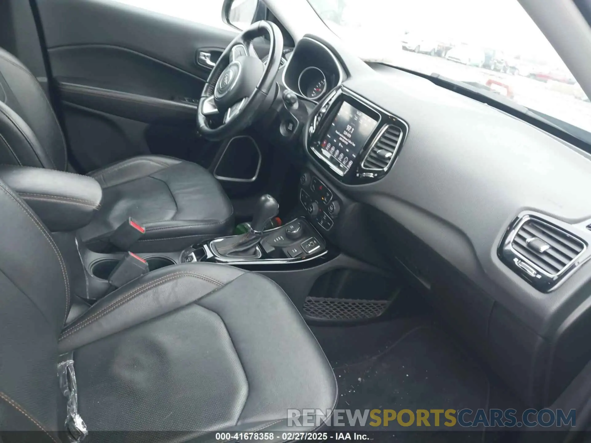 5 Photograph of a damaged car 3C4NJDCBXMT533649 JEEP COMPASS 2021