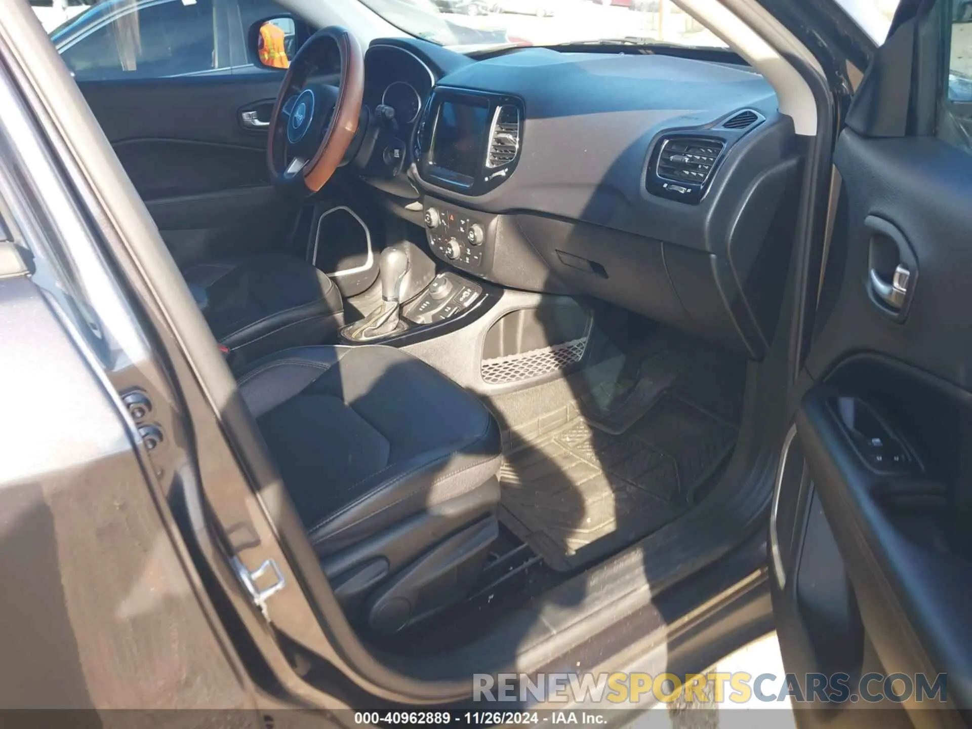 5 Photograph of a damaged car 3C4NJDCBXMT539726 JEEP COMPASS 2021