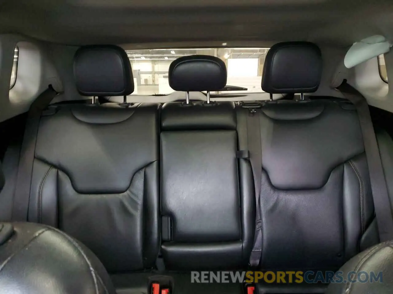 10 Photograph of a damaged car 3C4NJDCBXMT579353 JEEP COMPASS 2021