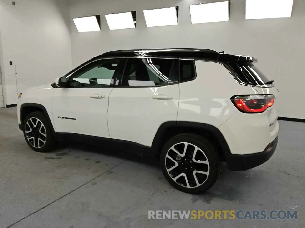 2 Photograph of a damaged car 3C4NJDCBXMT596427 JEEP COMPASS 2021
