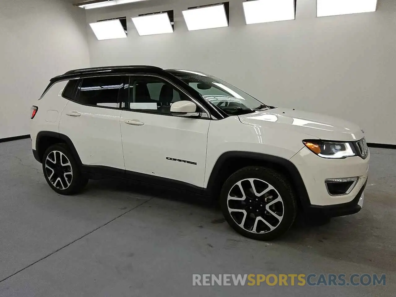 4 Photograph of a damaged car 3C4NJDCBXMT596427 JEEP COMPASS 2021