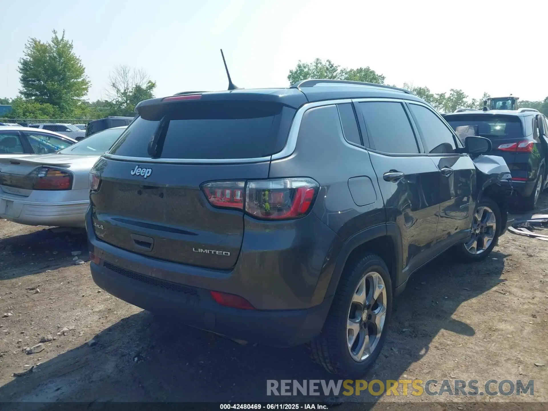 4 Photograph of a damaged car 3C4NJDCBXMT599652 JEEP COMPASS 2021