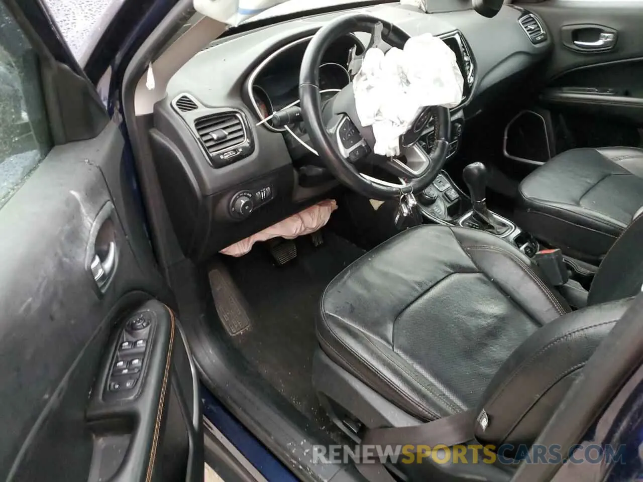 8 Photograph of a damaged car 3C4NJDCBXMT602906 JEEP COMPASS 2021