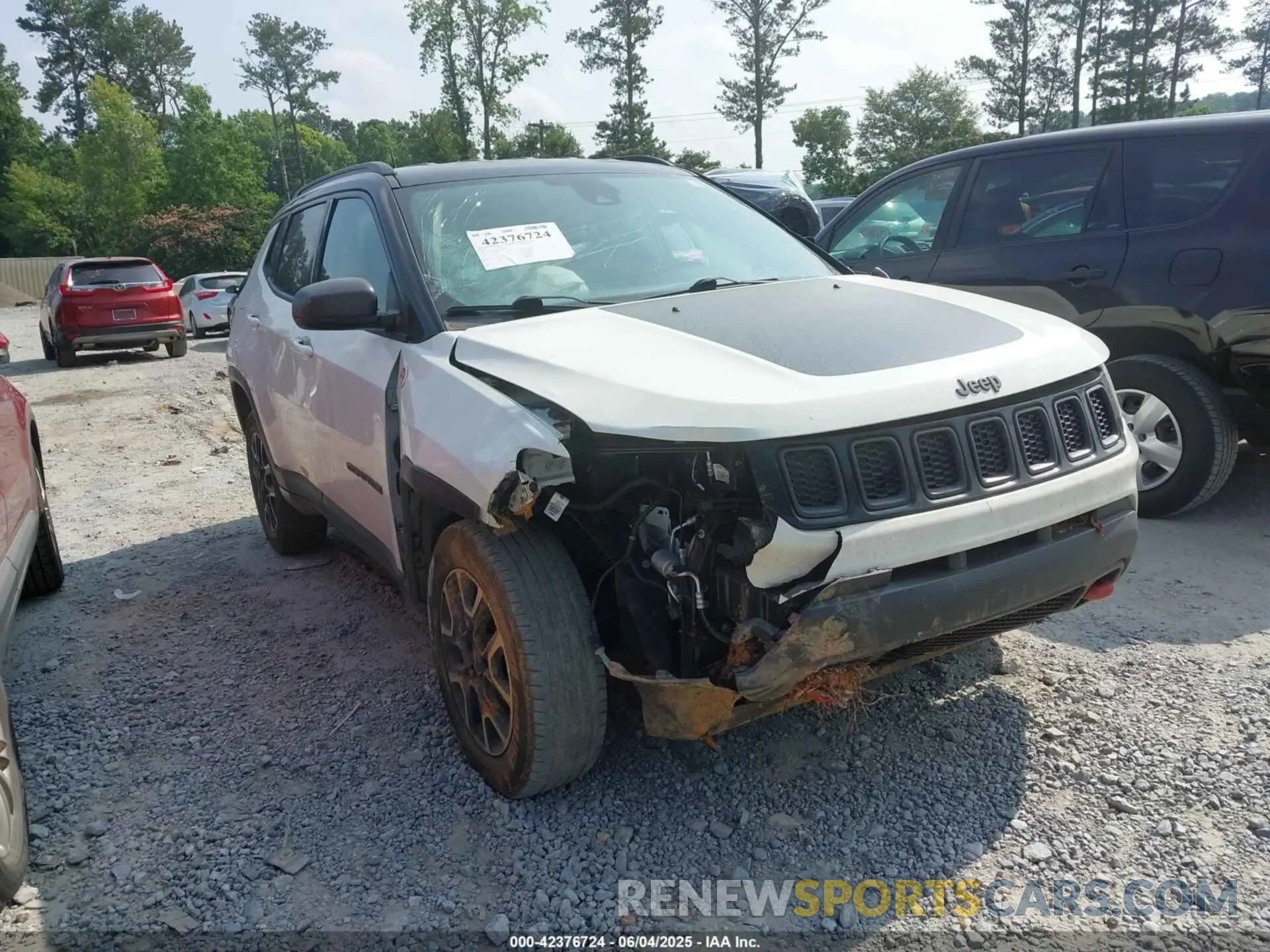 1 Photograph of a damaged car 3C4NJDDB0MT512050 JEEP COMPASS 2021