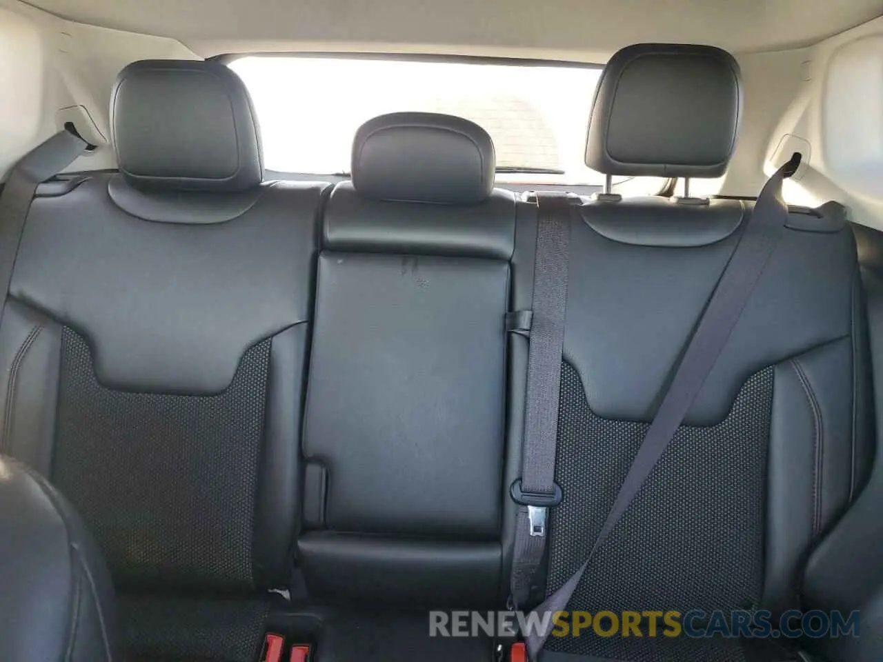 10 Photograph of a damaged car 3C4NJDDB0MT571759 JEEP COMPASS 2021