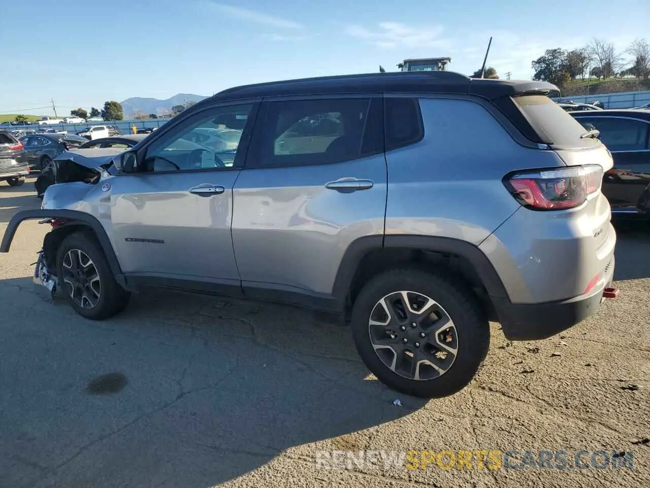 2 Photograph of a damaged car 3C4NJDDB0MT571759 JEEP COMPASS 2021