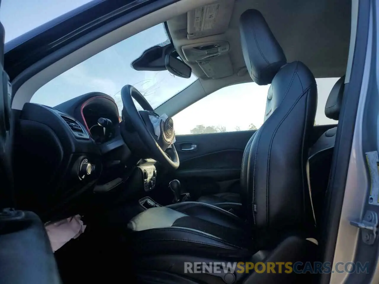 7 Photograph of a damaged car 3C4NJDDB0MT571759 JEEP COMPASS 2021