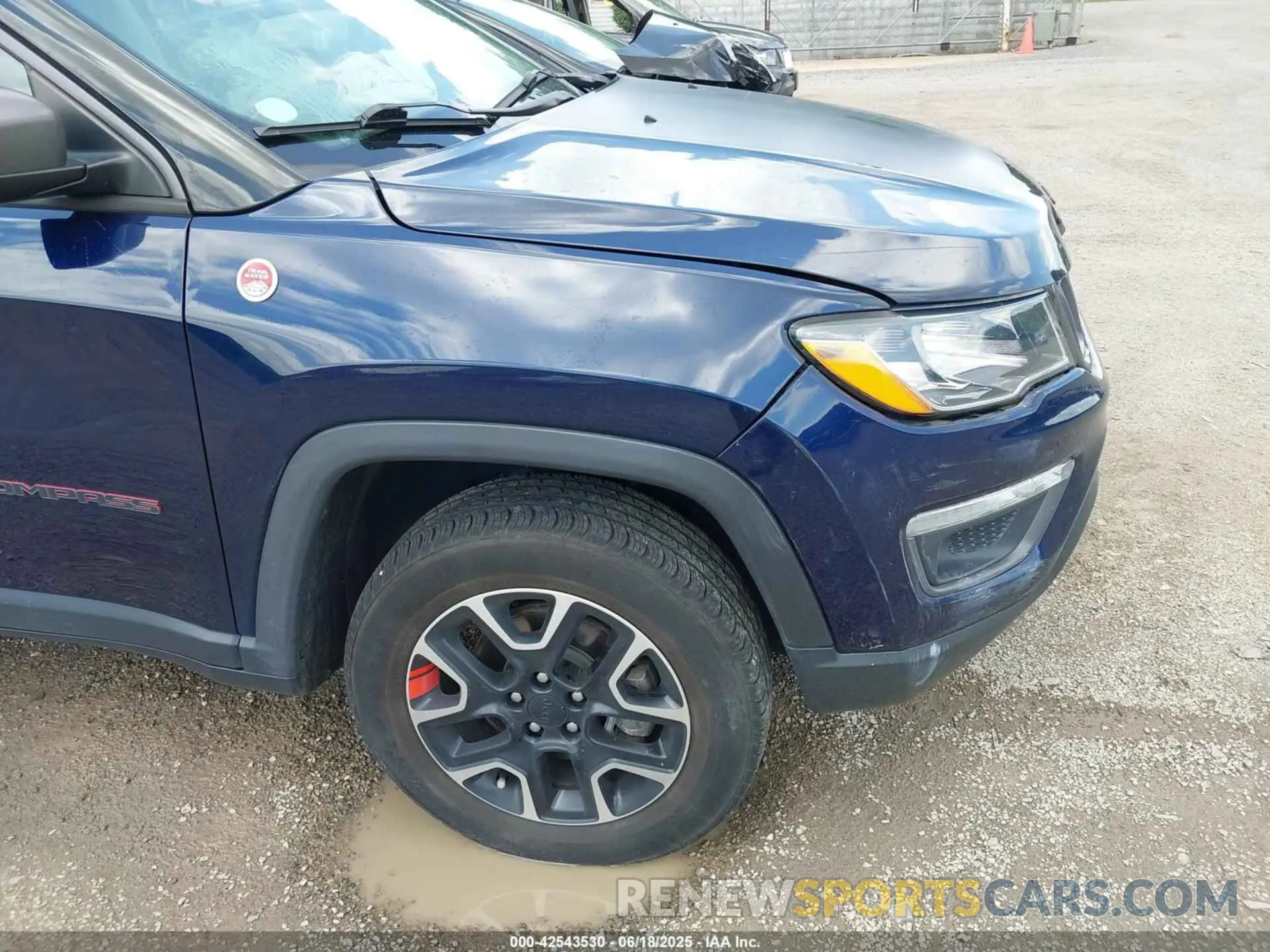 17 Photograph of a damaged car 3C4NJDDB0MT590442 JEEP COMPASS 2021