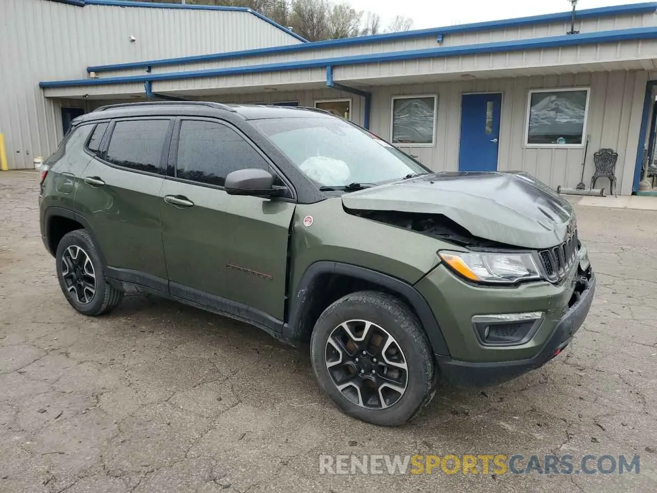 4 Photograph of a damaged car 3C4NJDDB3MT515203 JEEP COMPASS 2021