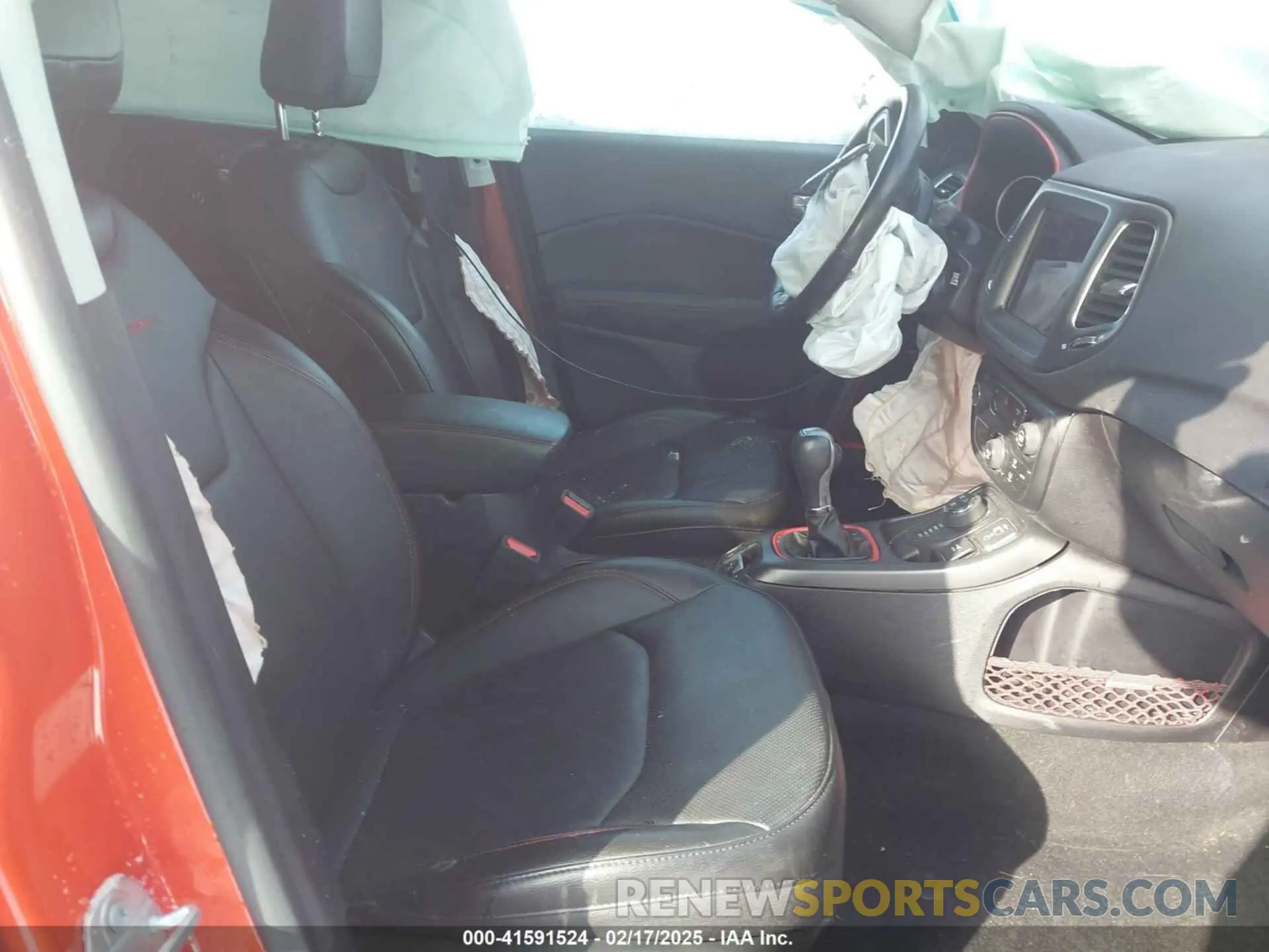 5 Photograph of a damaged car 3C4NJDDB6MT525269 JEEP COMPASS 2021