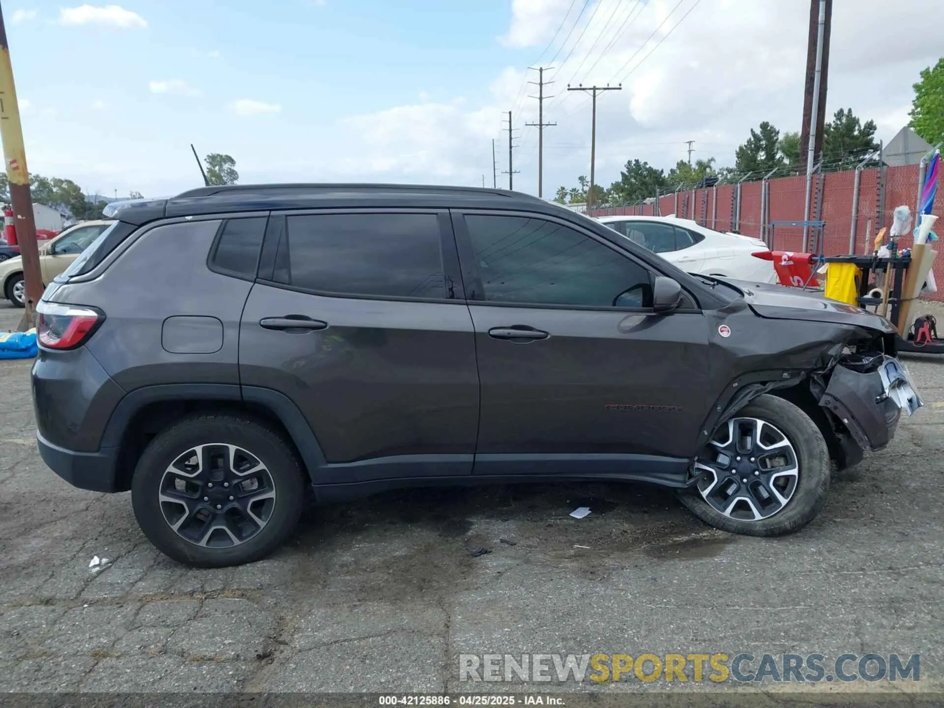 14 Photograph of a damaged car 3C4NJDDB6MT561074 JEEP COMPASS 2021