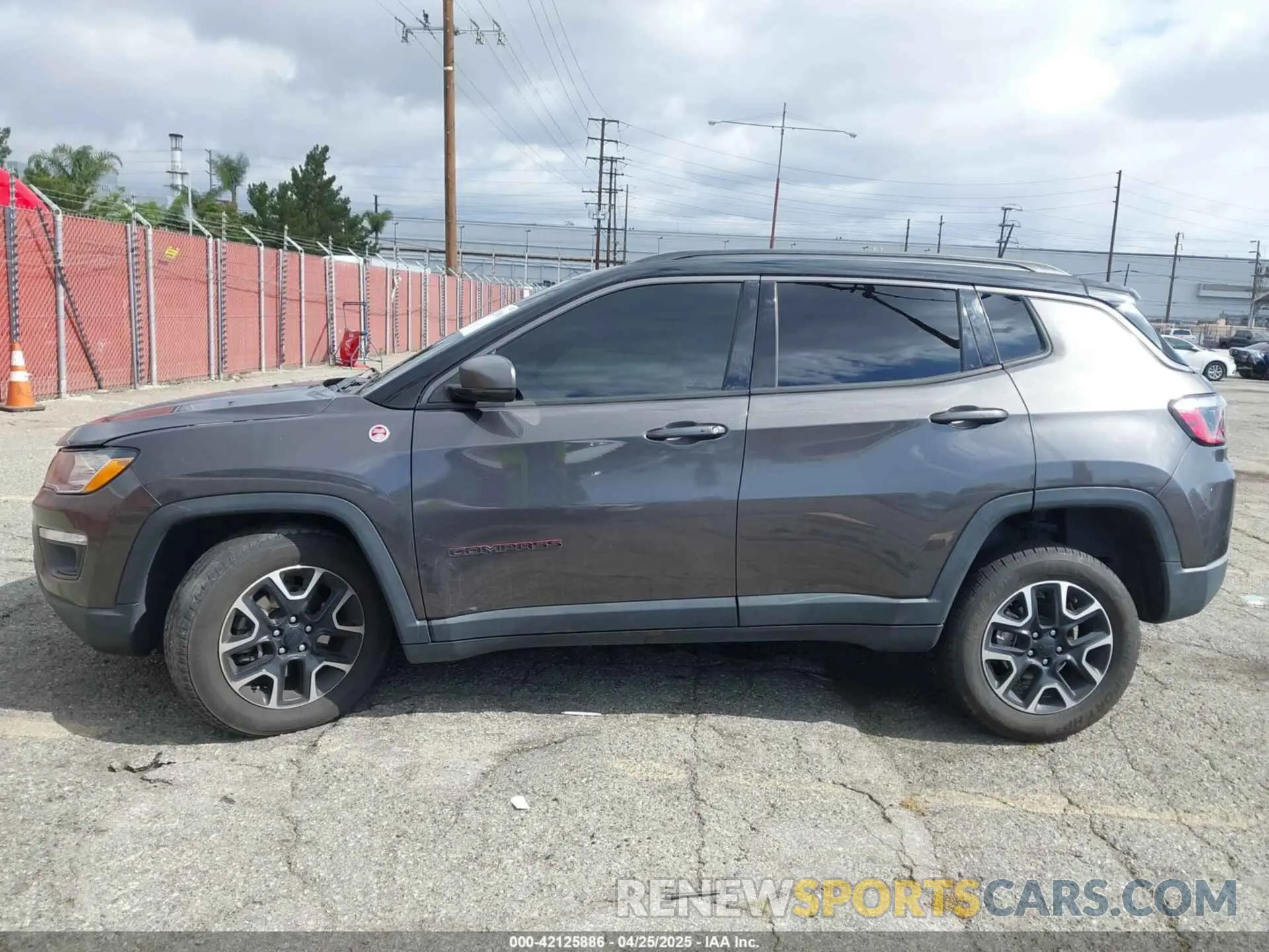 15 Photograph of a damaged car 3C4NJDDB6MT561074 JEEP COMPASS 2021
