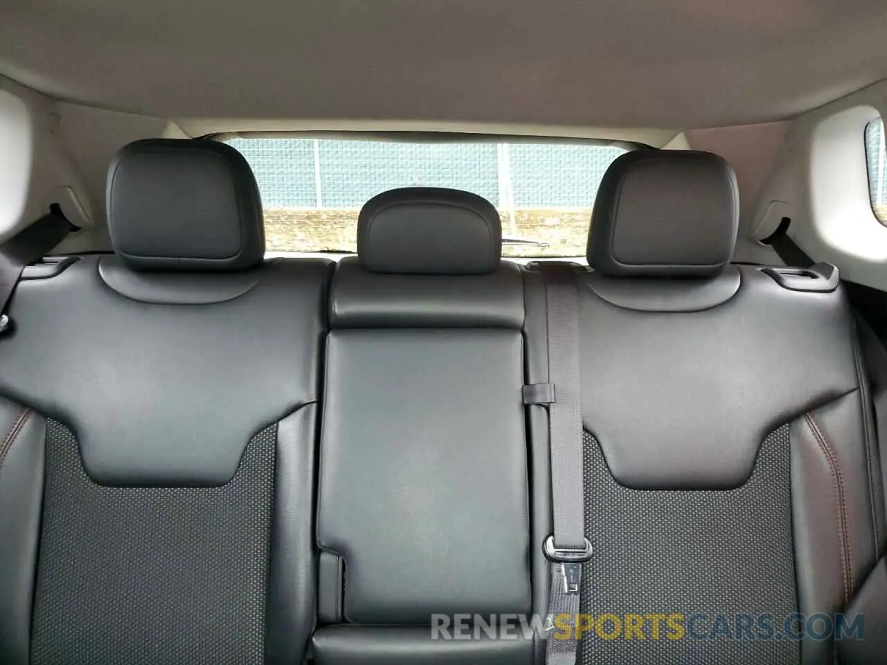 10 Photograph of a damaged car 3C4NJDDB6MT564914 JEEP COMPASS 2021