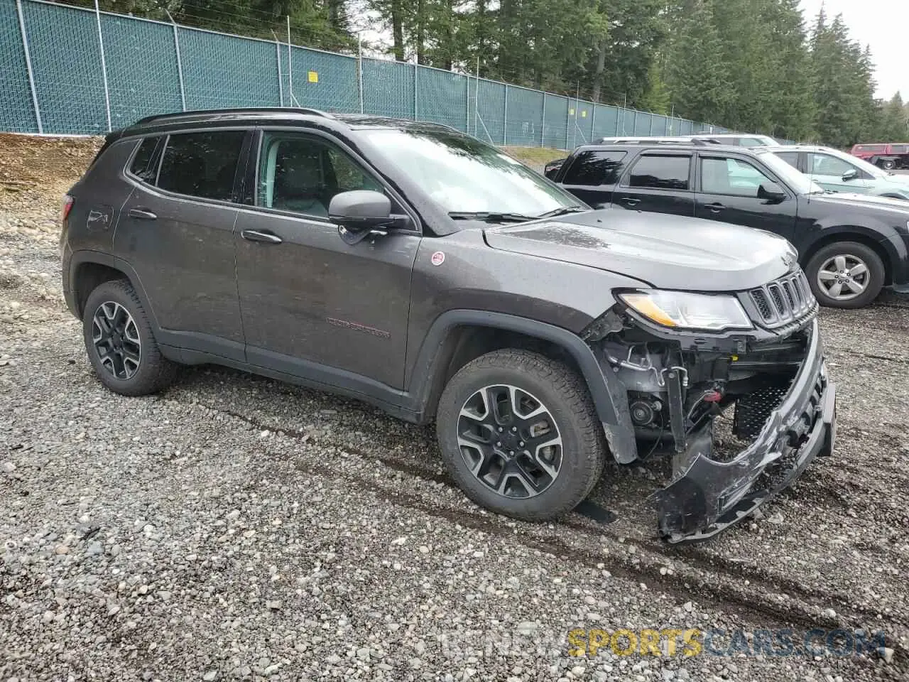 4 Photograph of a damaged car 3C4NJDDB6MT564914 JEEP COMPASS 2021
