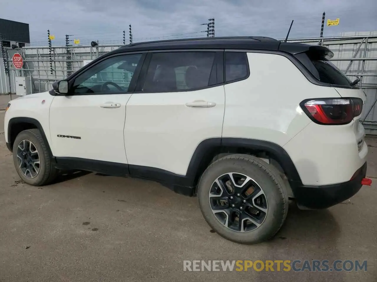2 Photograph of a damaged car 3C4NJDDB7MT533106 JEEP COMPASS 2021