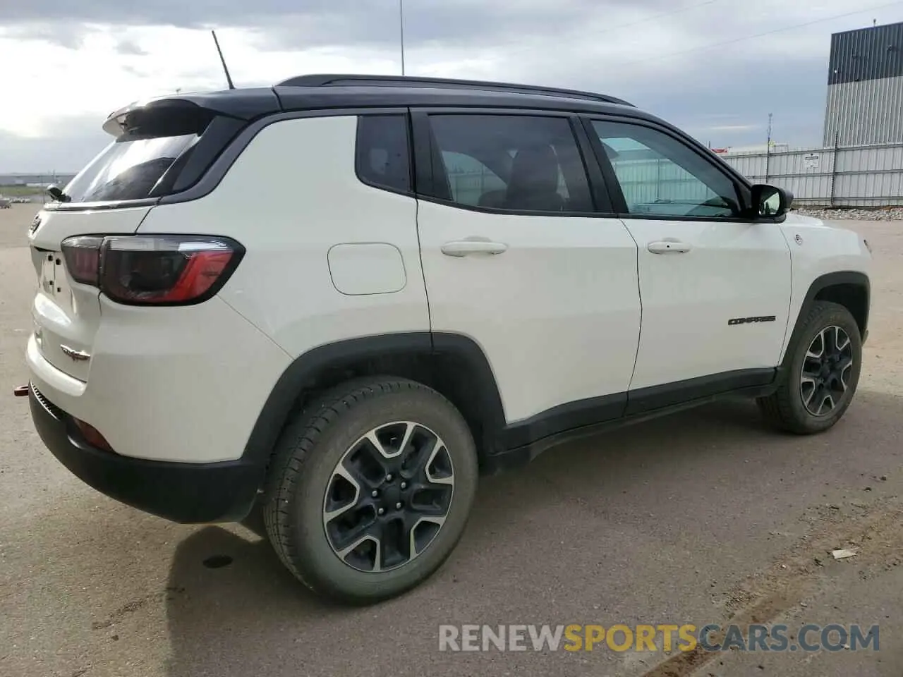 3 Photograph of a damaged car 3C4NJDDB7MT533106 JEEP COMPASS 2021