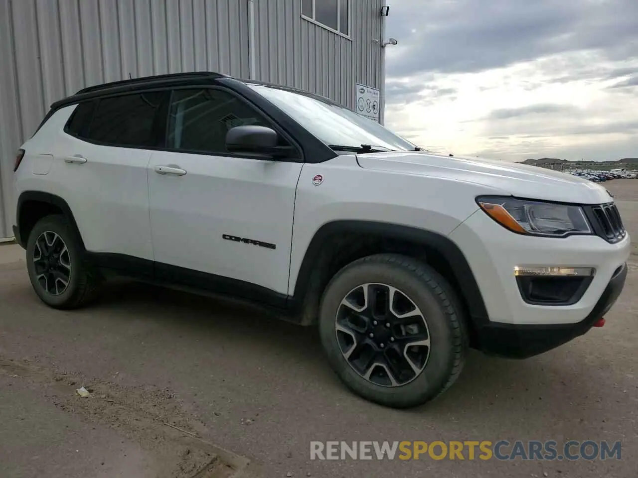 4 Photograph of a damaged car 3C4NJDDB7MT533106 JEEP COMPASS 2021
