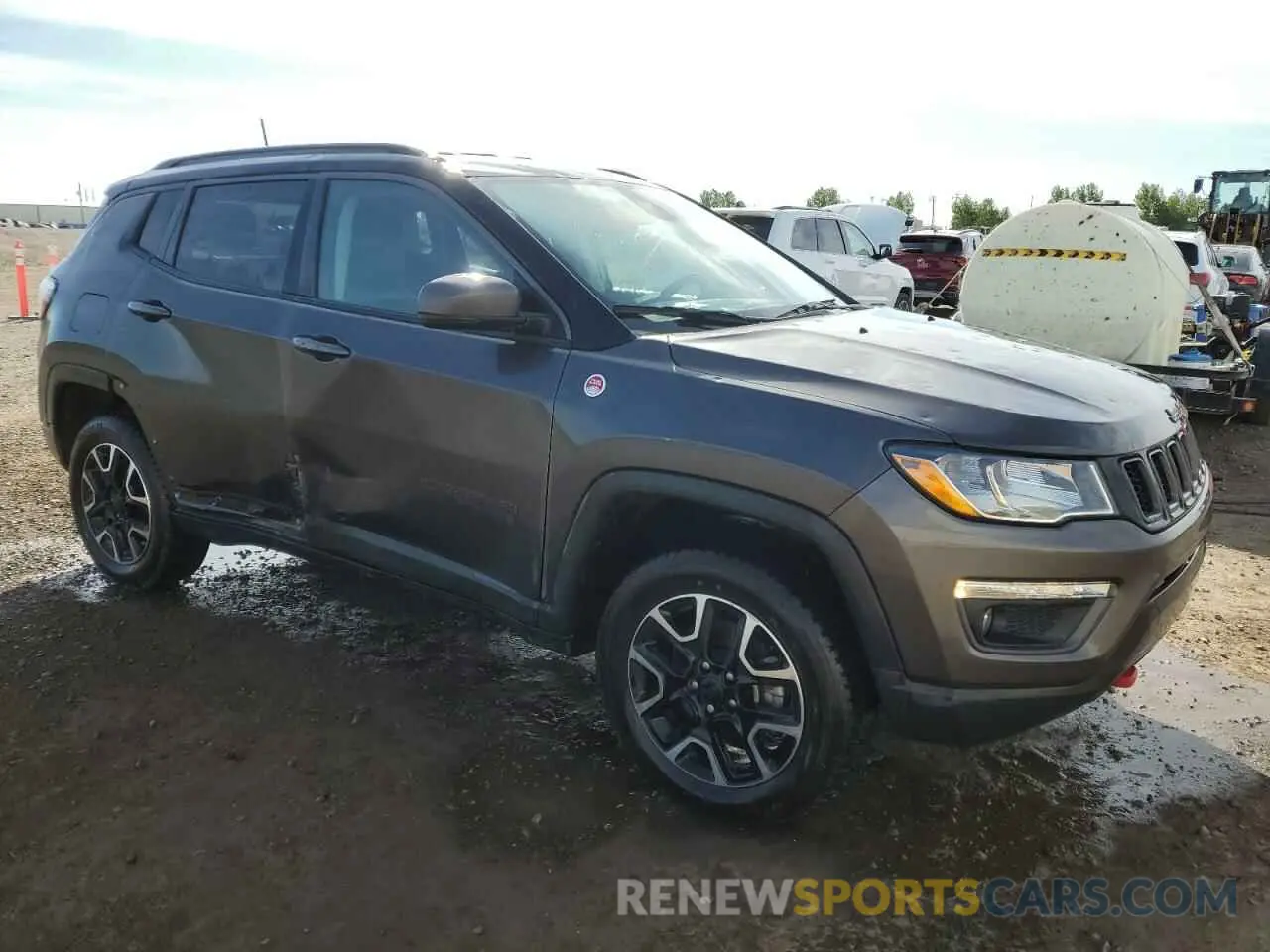4 Photograph of a damaged car 3C4NJDDB7MT533137 JEEP COMPASS 2021