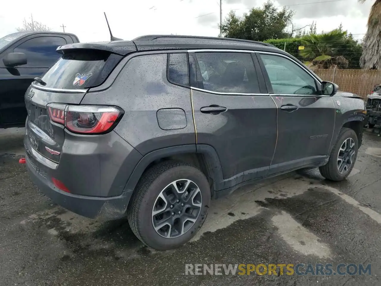 3 Photograph of a damaged car 3C4NJDDB7MT600738 JEEP COMPASS 2021