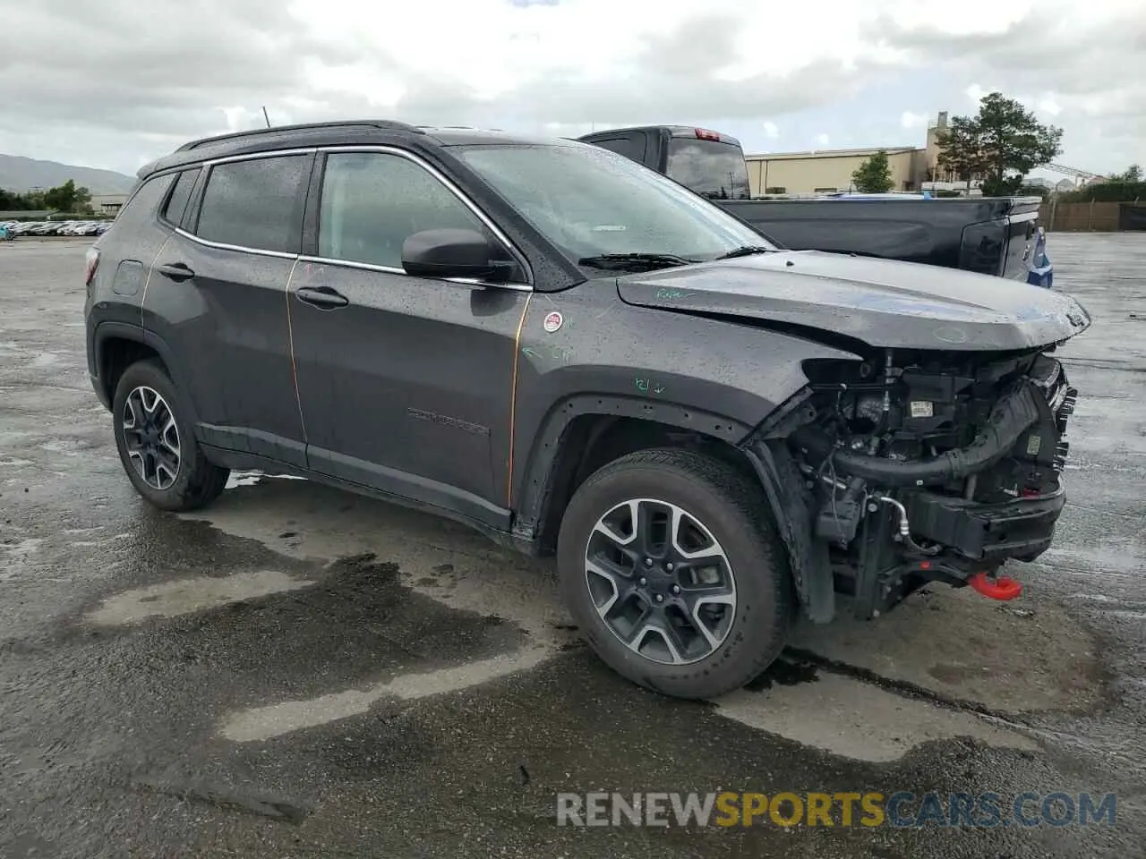 4 Photograph of a damaged car 3C4NJDDB7MT600738 JEEP COMPASS 2021