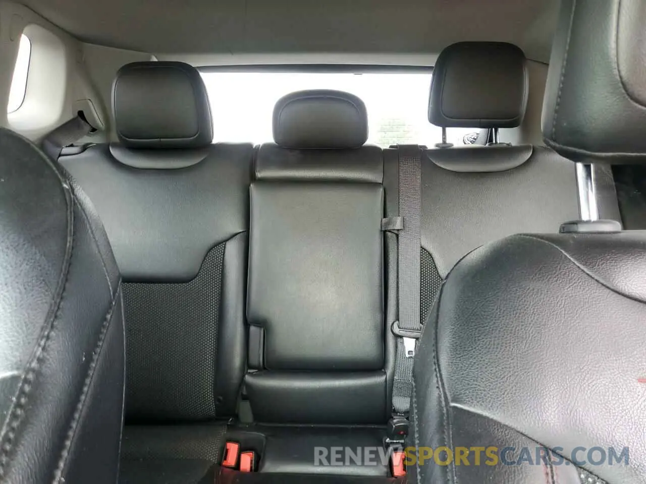 10 Photograph of a damaged car 3C4NJDDB9MT523614 JEEP COMPASS 2021