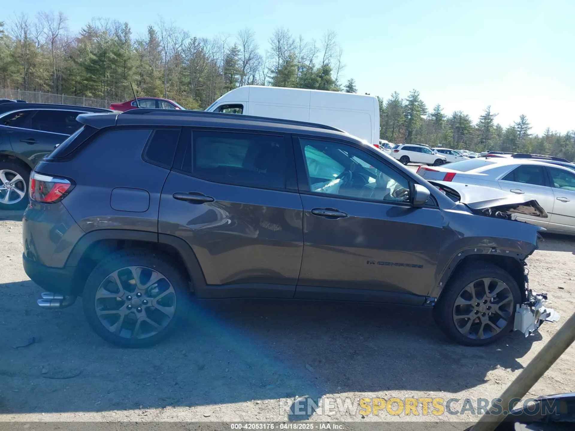 14 Photograph of a damaged car 3C4NJDEB1MT603763 JEEP COMPASS 2021