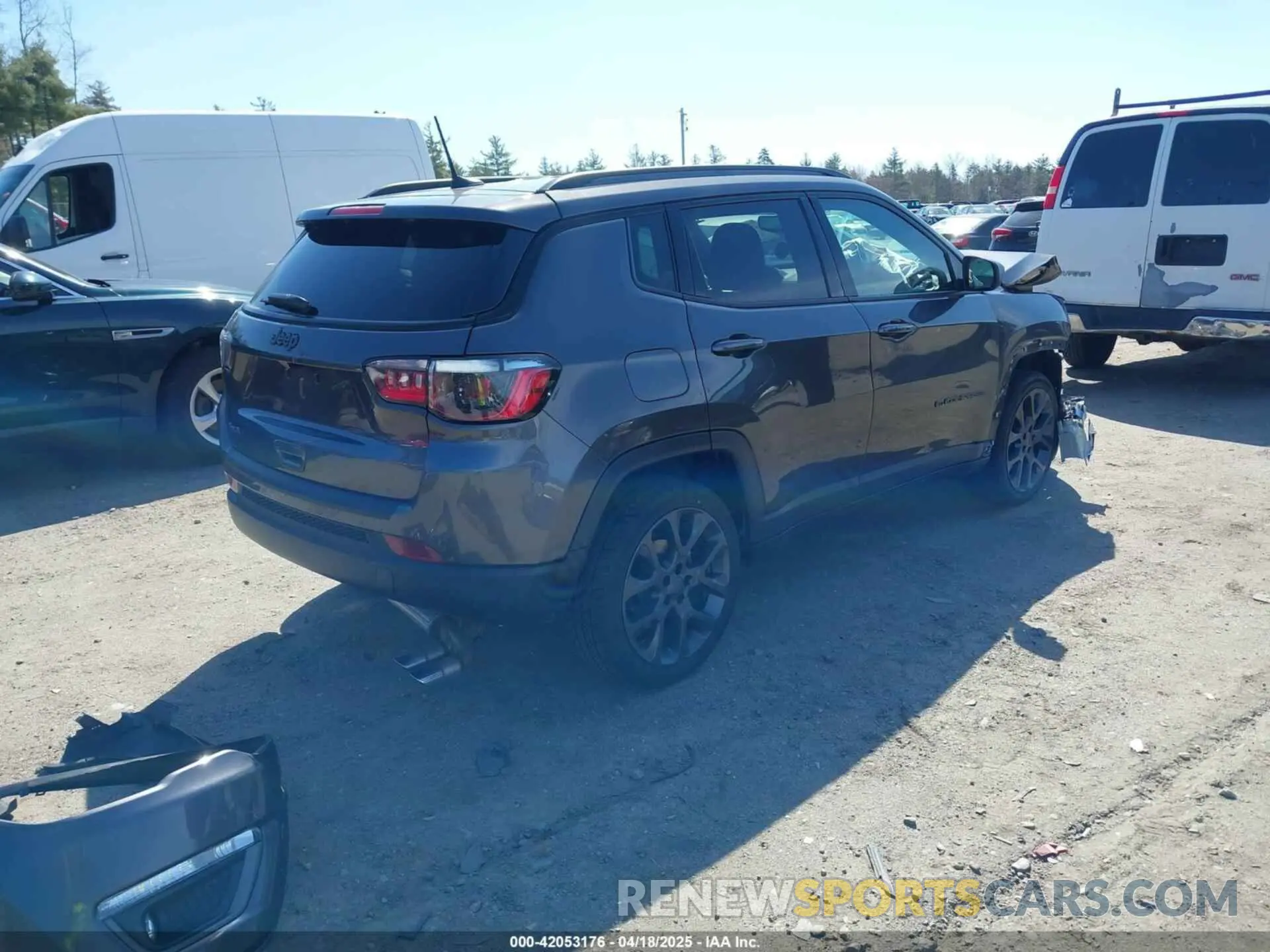 4 Photograph of a damaged car 3C4NJDEB1MT603763 JEEP COMPASS 2021