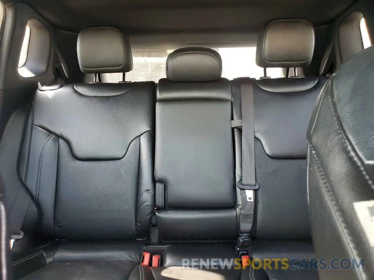 10 Photograph of a damaged car 3C4NJDEB2MT549602 JEEP COMPASS 2021