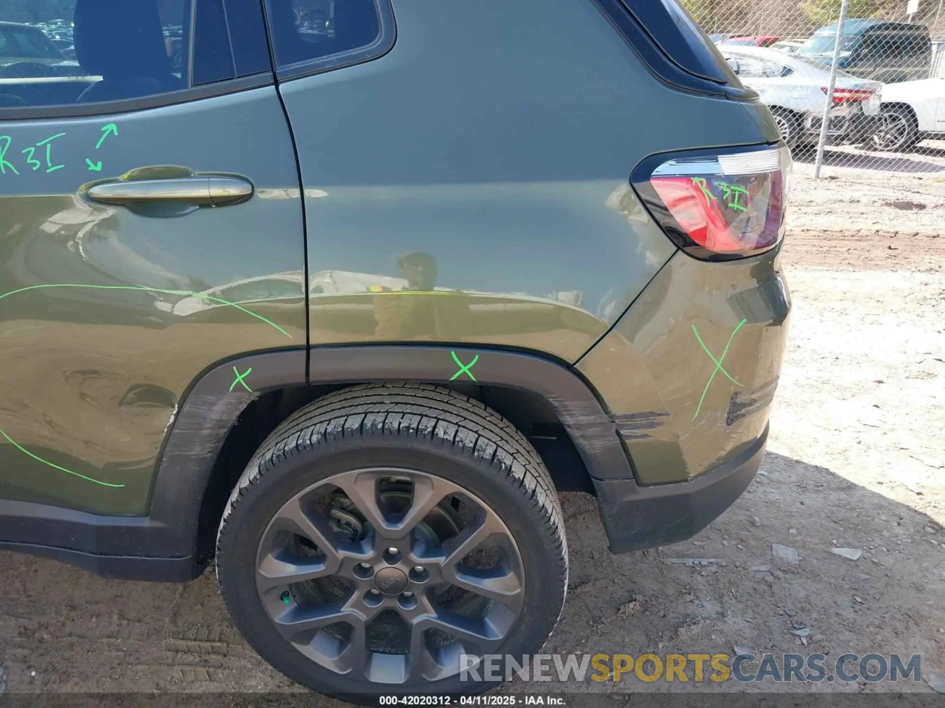 22 Photograph of a damaged car 3C4NJDEB2MT560454 JEEP COMPASS 2021