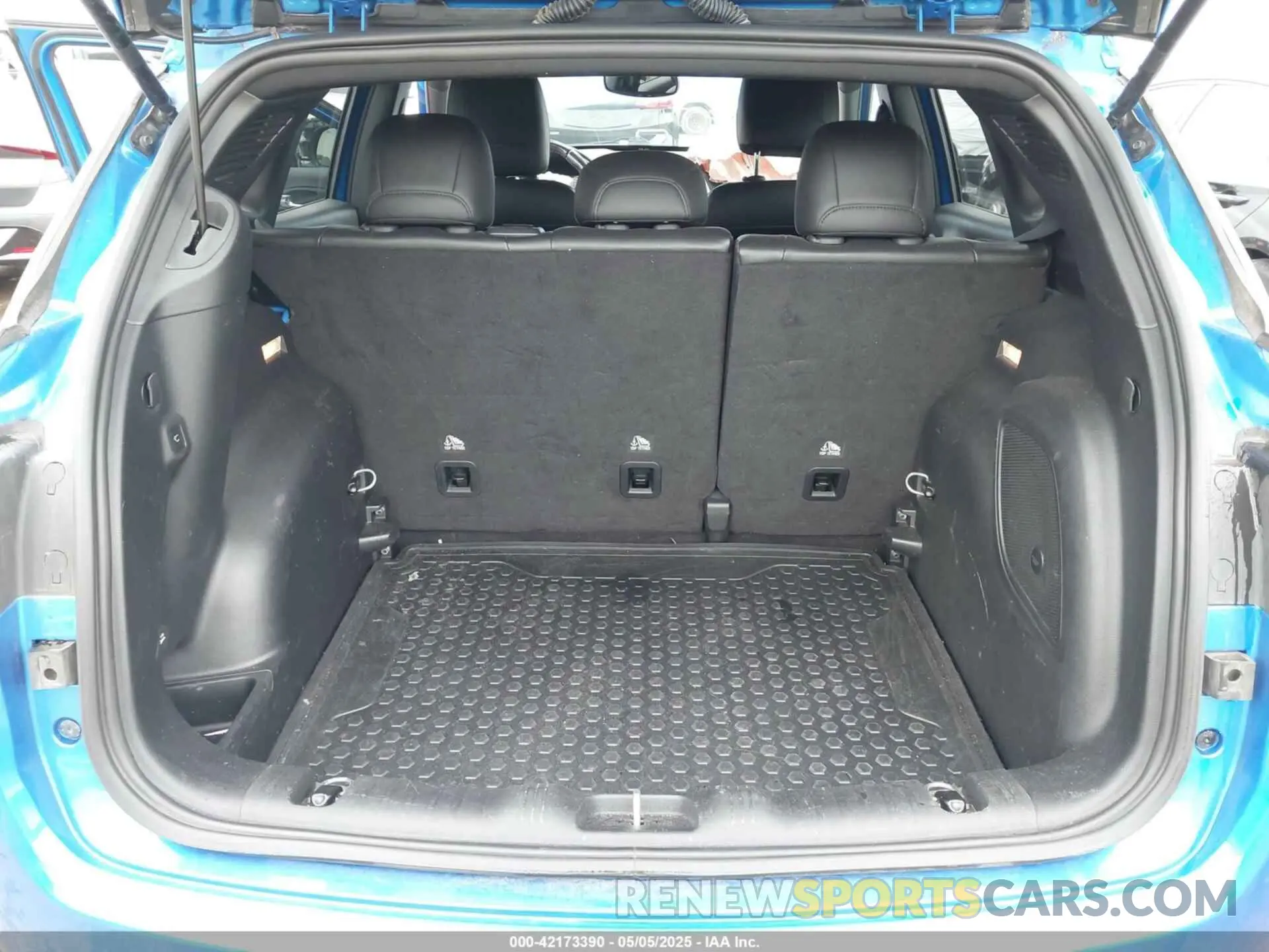 17 Photograph of a damaged car 3C4NJDEB4MT519257 JEEP COMPASS 2021