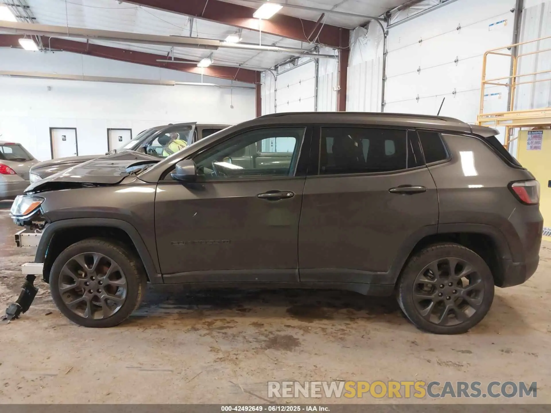 15 Photograph of a damaged car 3C4NJDEB4MT543171 JEEP COMPASS 2021
