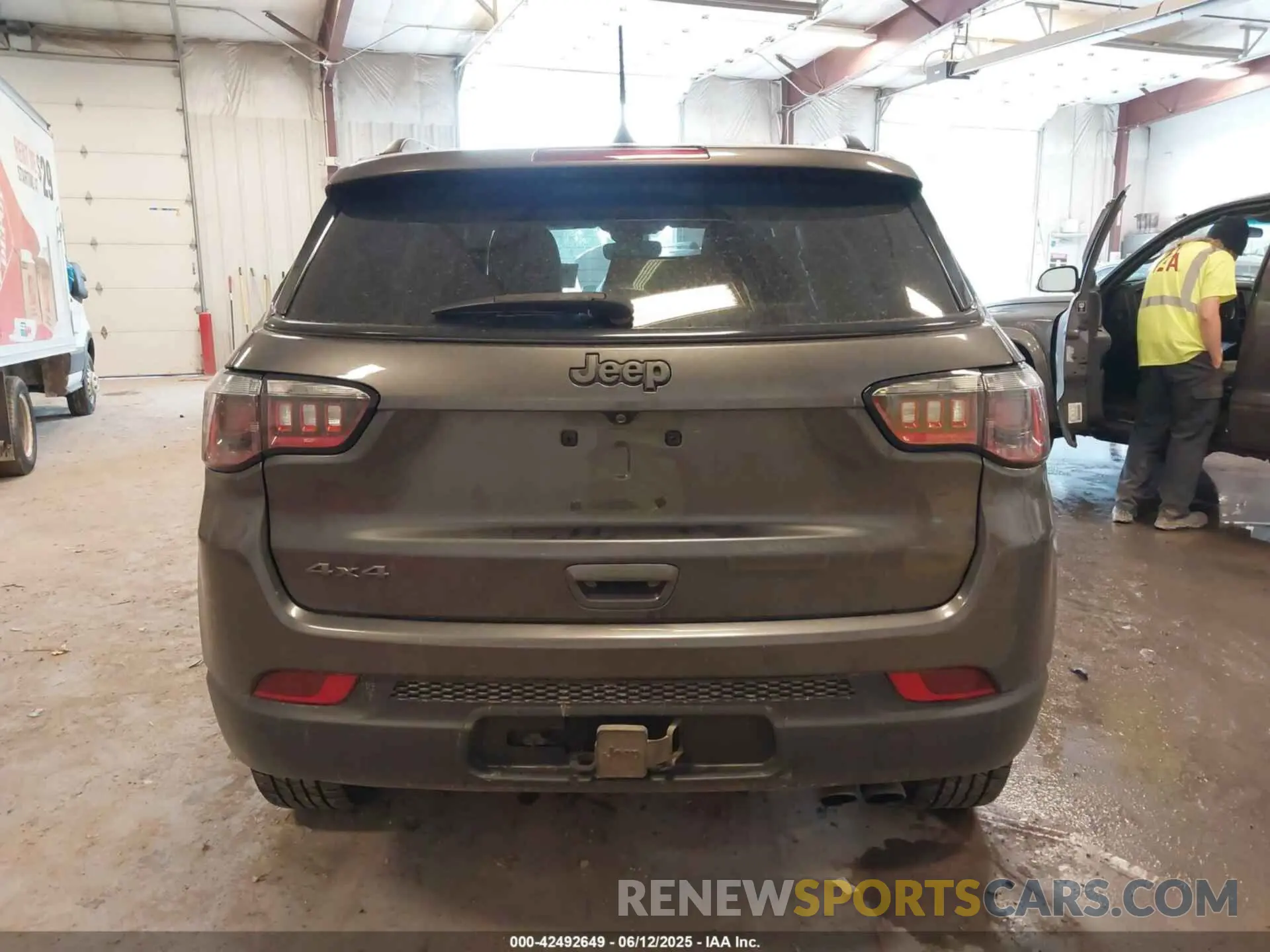 17 Photograph of a damaged car 3C4NJDEB4MT543171 JEEP COMPASS 2021