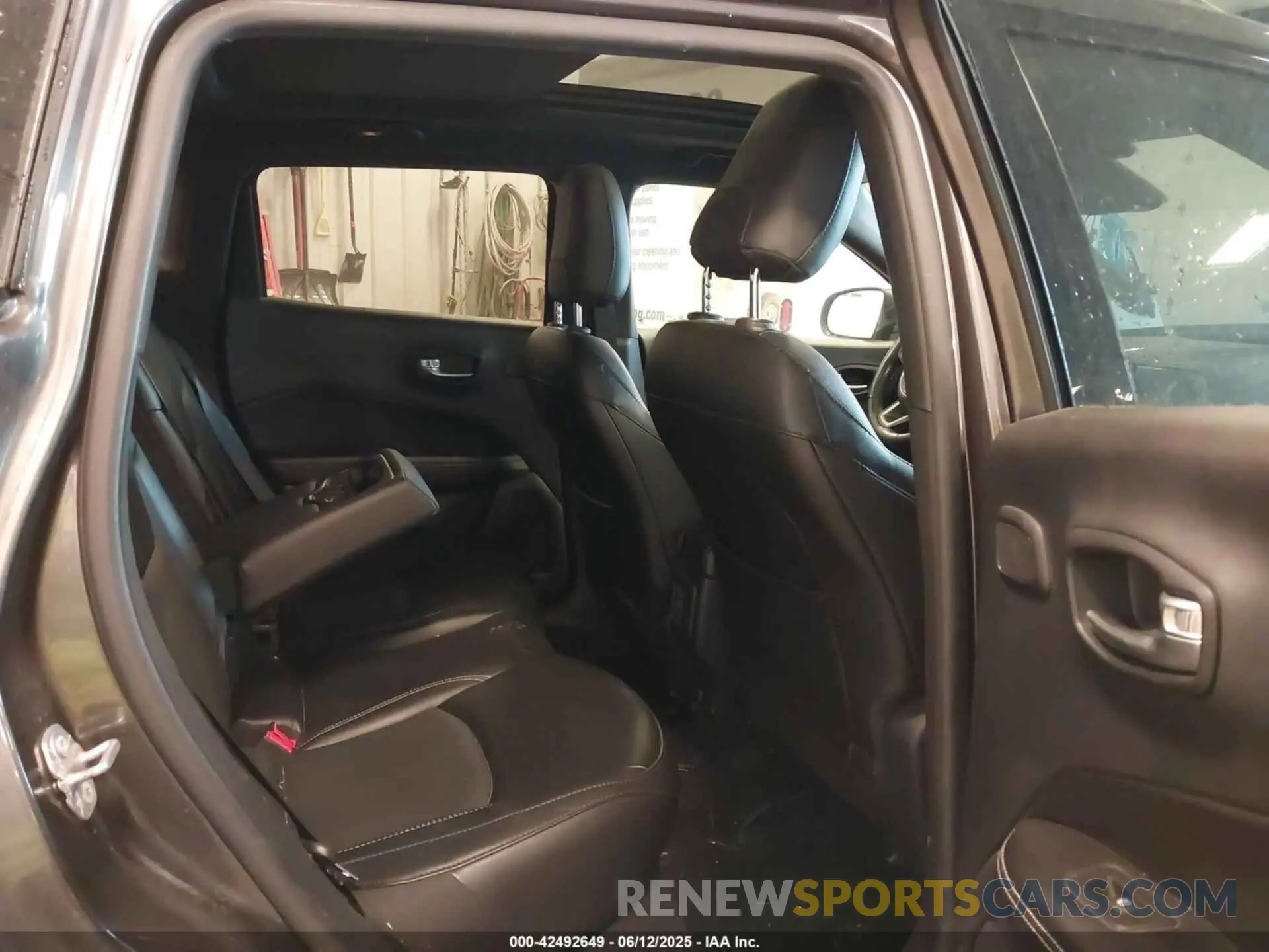 8 Photograph of a damaged car 3C4NJDEB4MT543171 JEEP COMPASS 2021