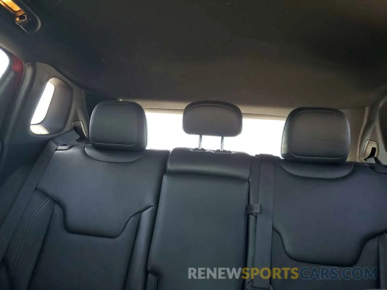 10 Photograph of a damaged car 3C4NJDEB4MT565784 JEEP COMPASS 2021