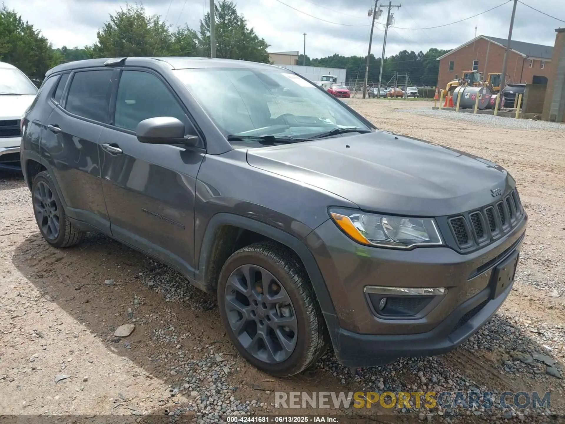 1 Photograph of a damaged car 3C4NJDEB5MT516982 JEEP COMPASS 2021