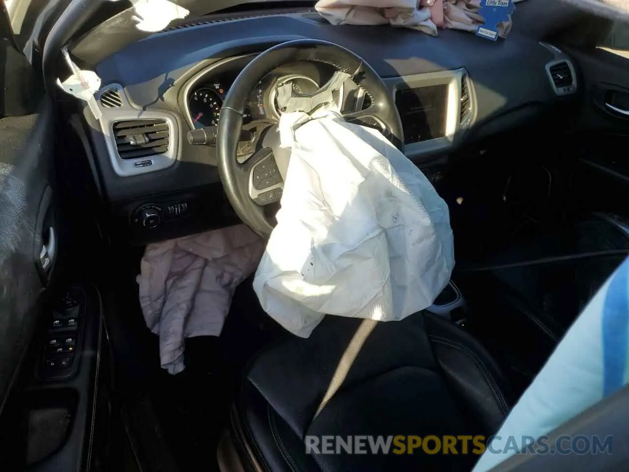 8 Photograph of a damaged car 3C4NJDEB6MT554656 JEEP COMPASS 2021