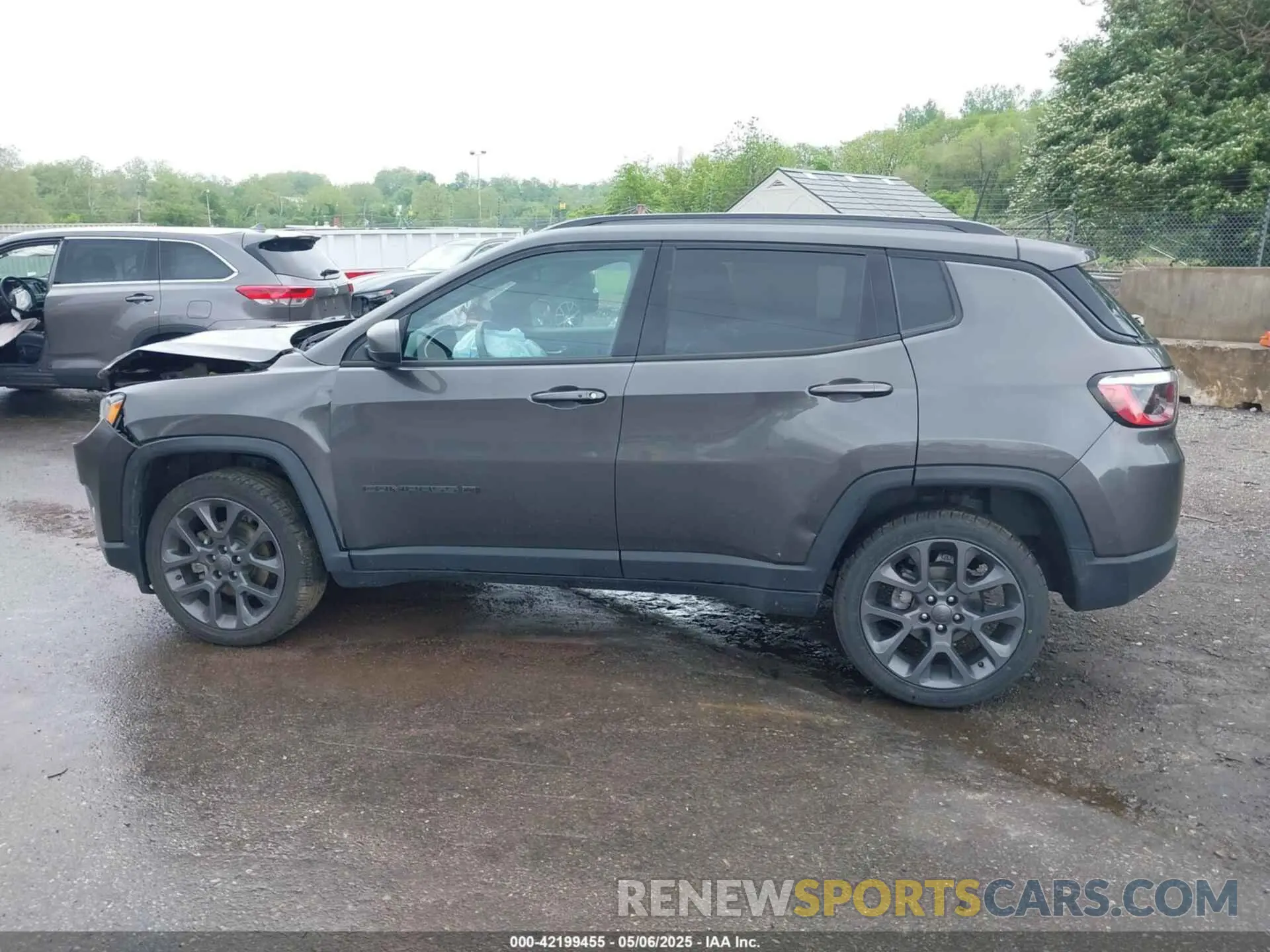 15 Photograph of a damaged car 3C4NJDEB8MT570616 JEEP COMPASS 2021