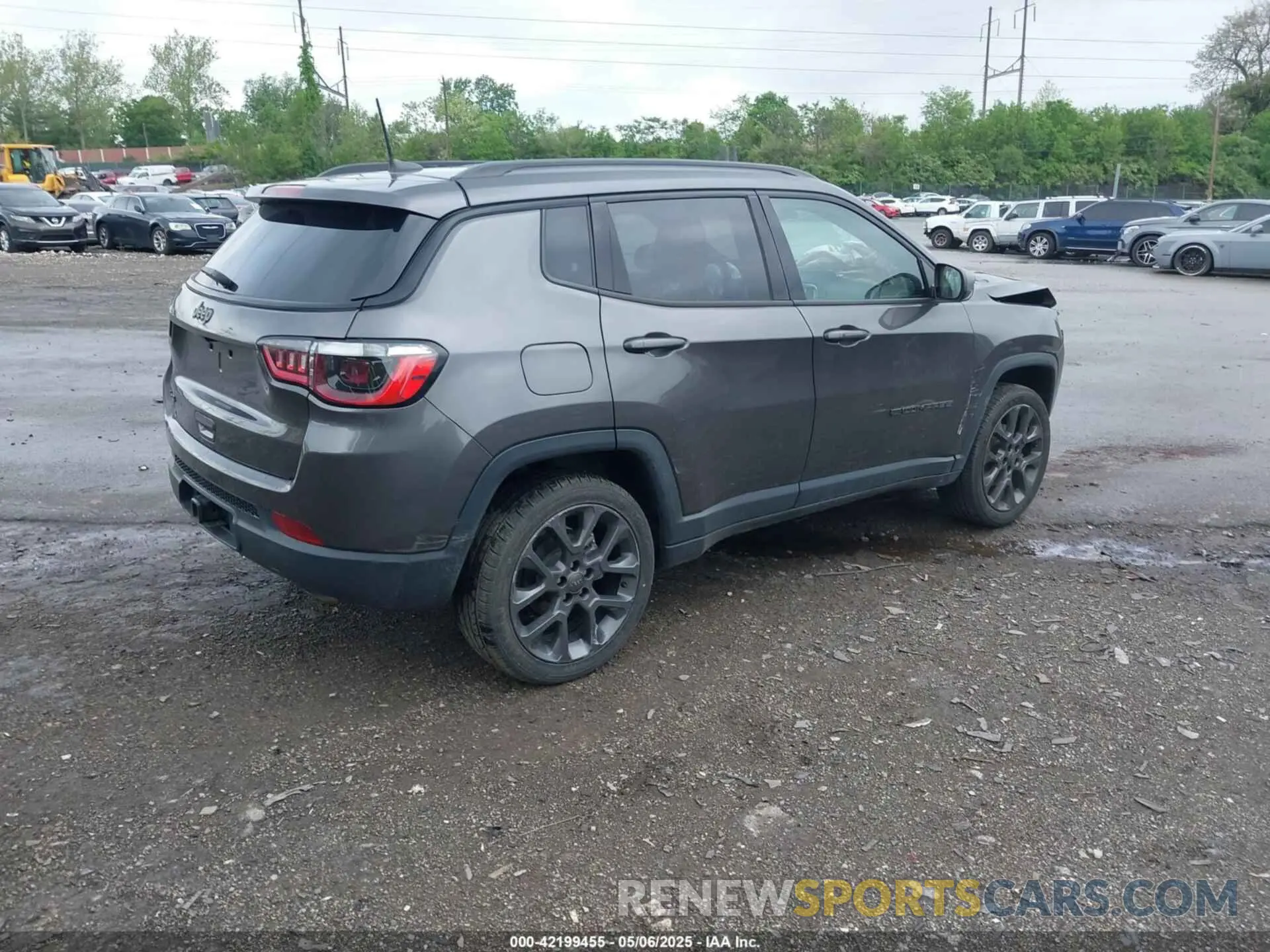 4 Photograph of a damaged car 3C4NJDEB8MT570616 JEEP COMPASS 2021