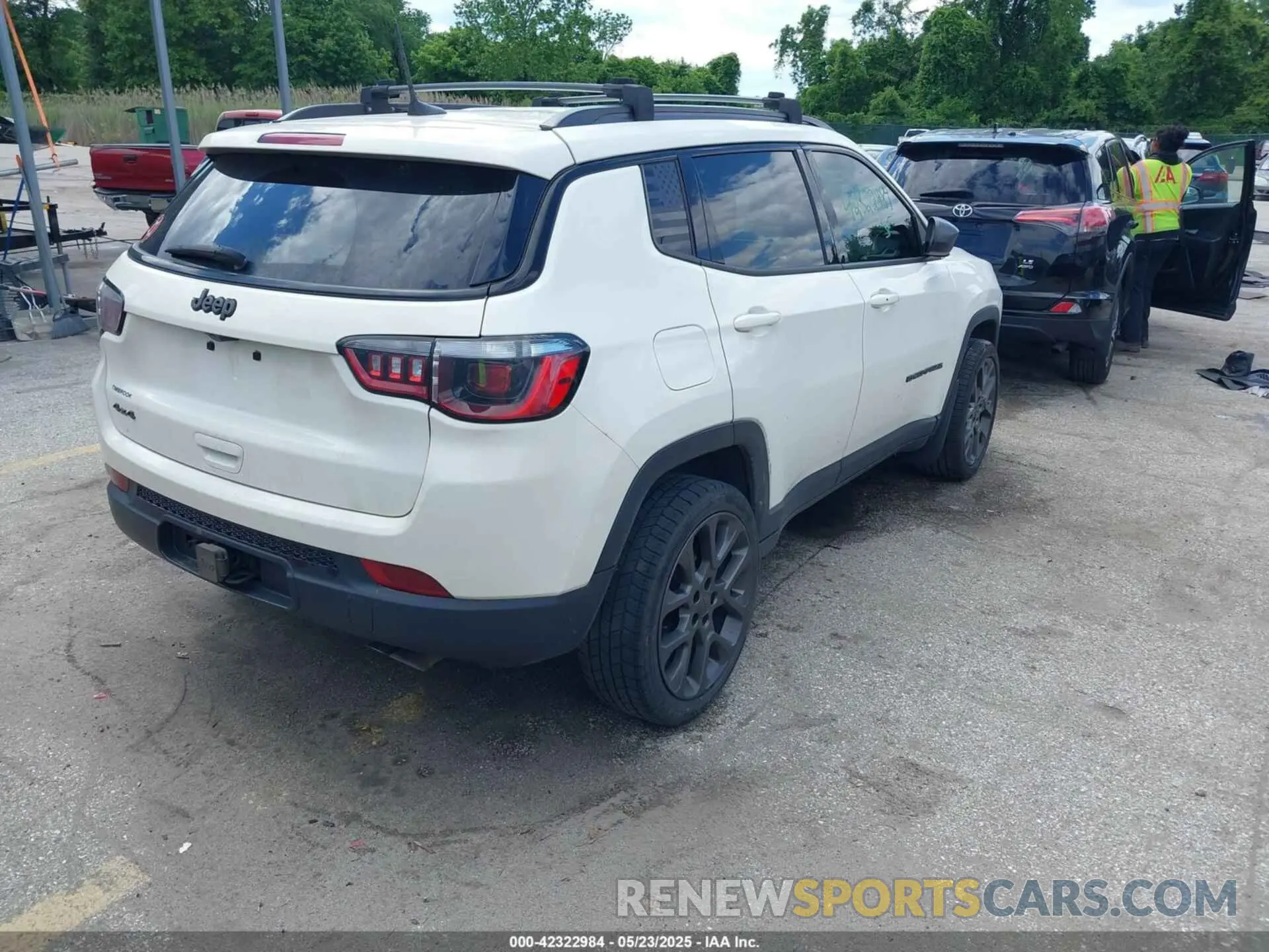 4 Photograph of a damaged car 3C4NJDEB9MT516631 JEEP COMPASS 2021