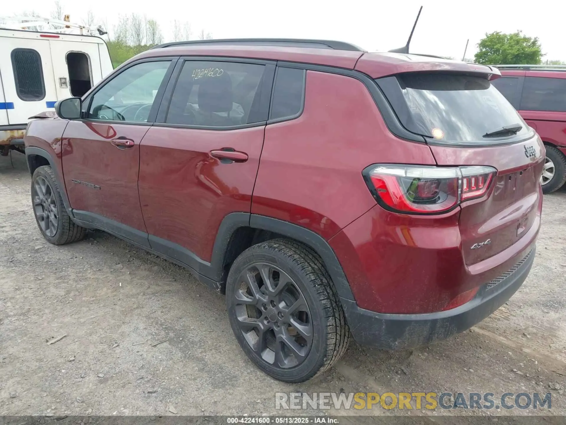 3 Photograph of a damaged car 3C4NJDEB9MT551945 JEEP COMPASS 2021