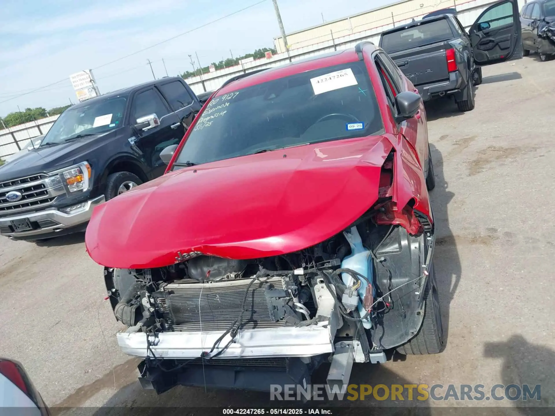 12 Photograph of a damaged car 3C4NJDEB9MT593337 JEEP COMPASS 2021
