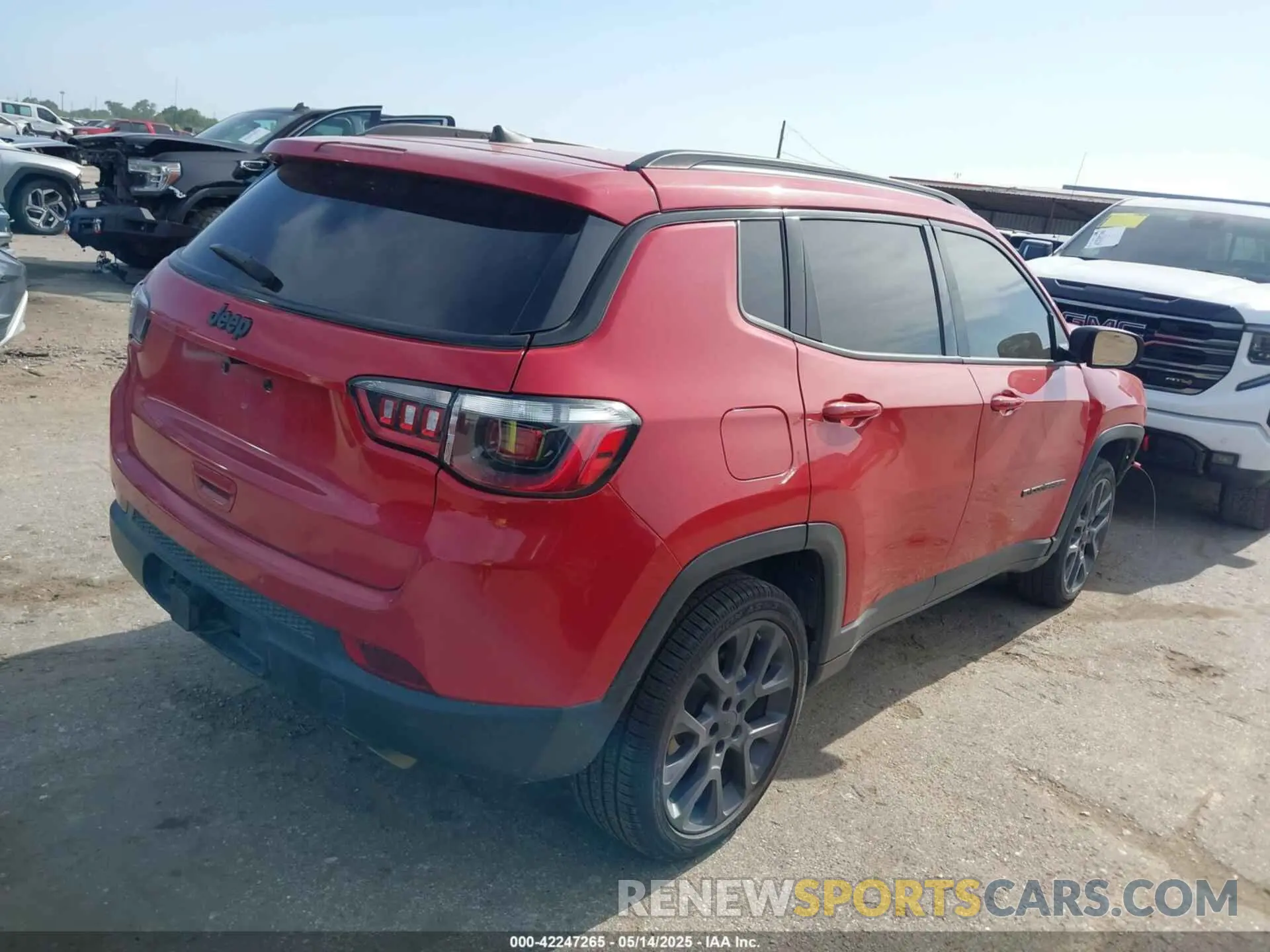 4 Photograph of a damaged car 3C4NJDEB9MT593337 JEEP COMPASS 2021