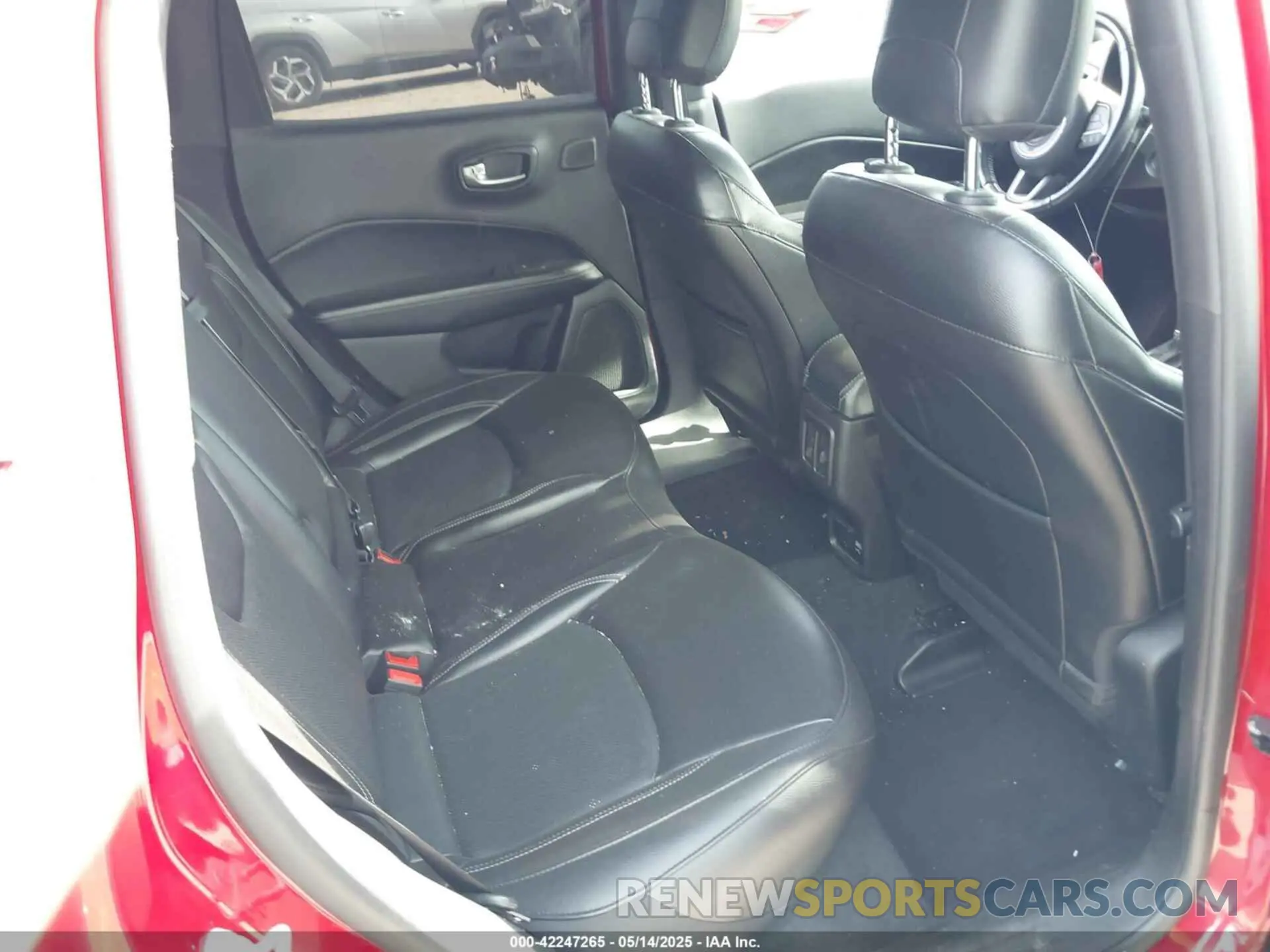 8 Photograph of a damaged car 3C4NJDEB9MT593337 JEEP COMPASS 2021