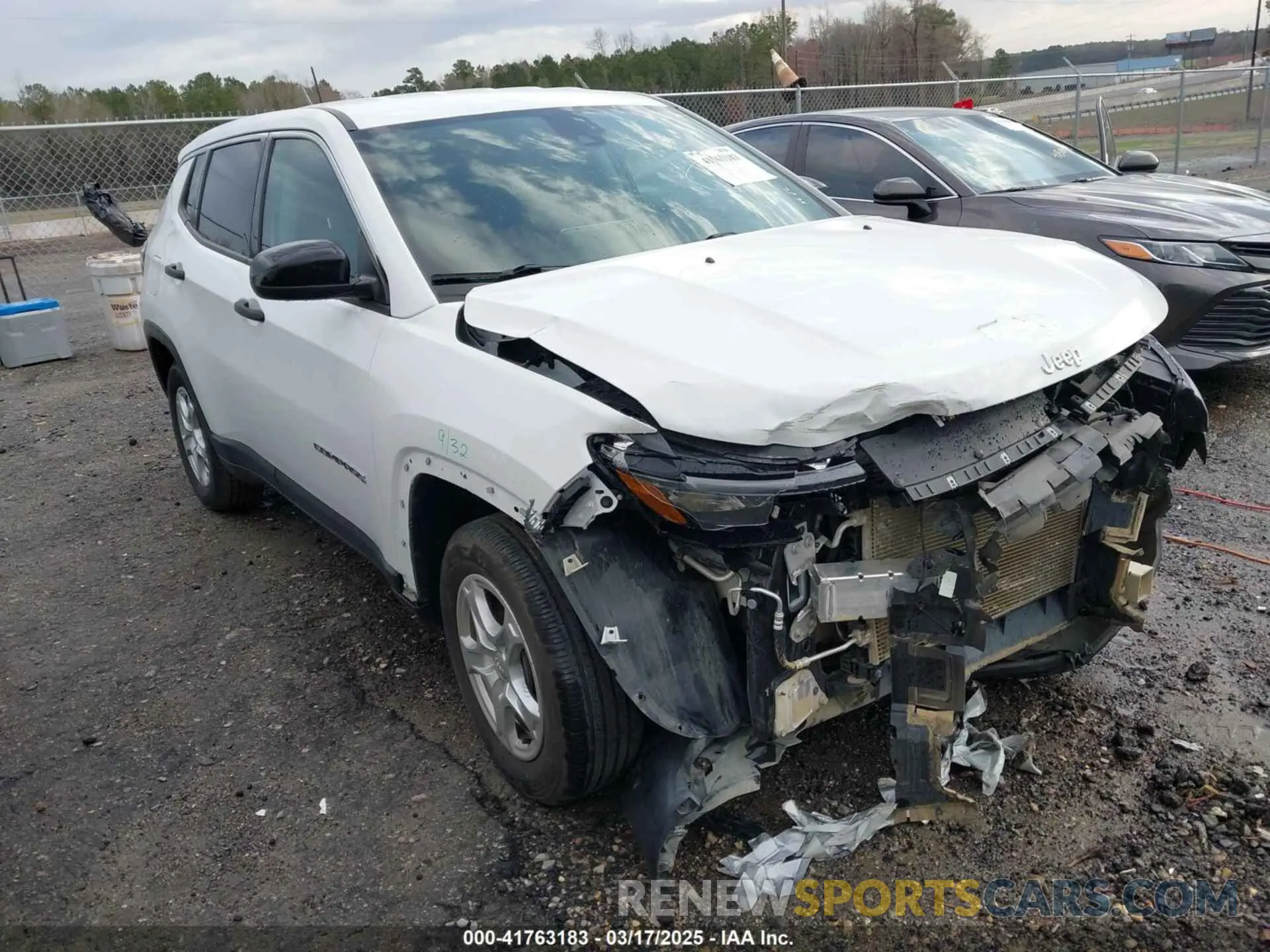 1 Photograph of a damaged car 3C4NJCAB4NT121306 JEEP COMPASS 2022