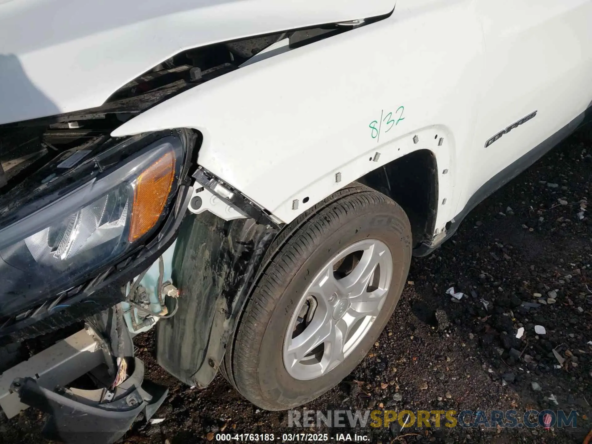 18 Photograph of a damaged car 3C4NJCAB4NT121306 JEEP COMPASS 2022