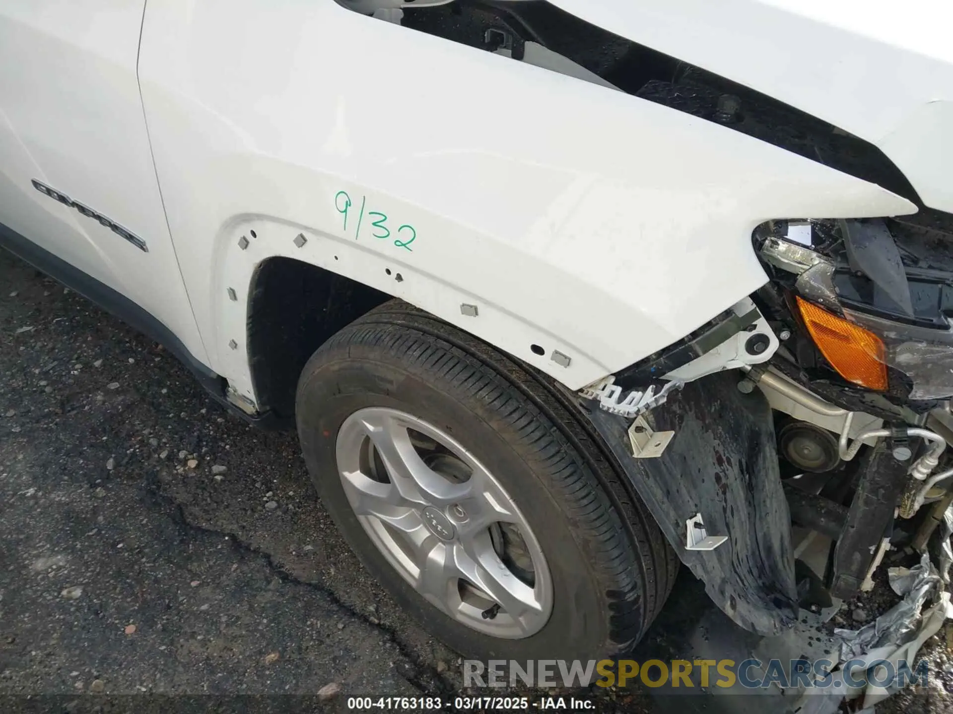 19 Photograph of a damaged car 3C4NJCAB4NT121306 JEEP COMPASS 2022