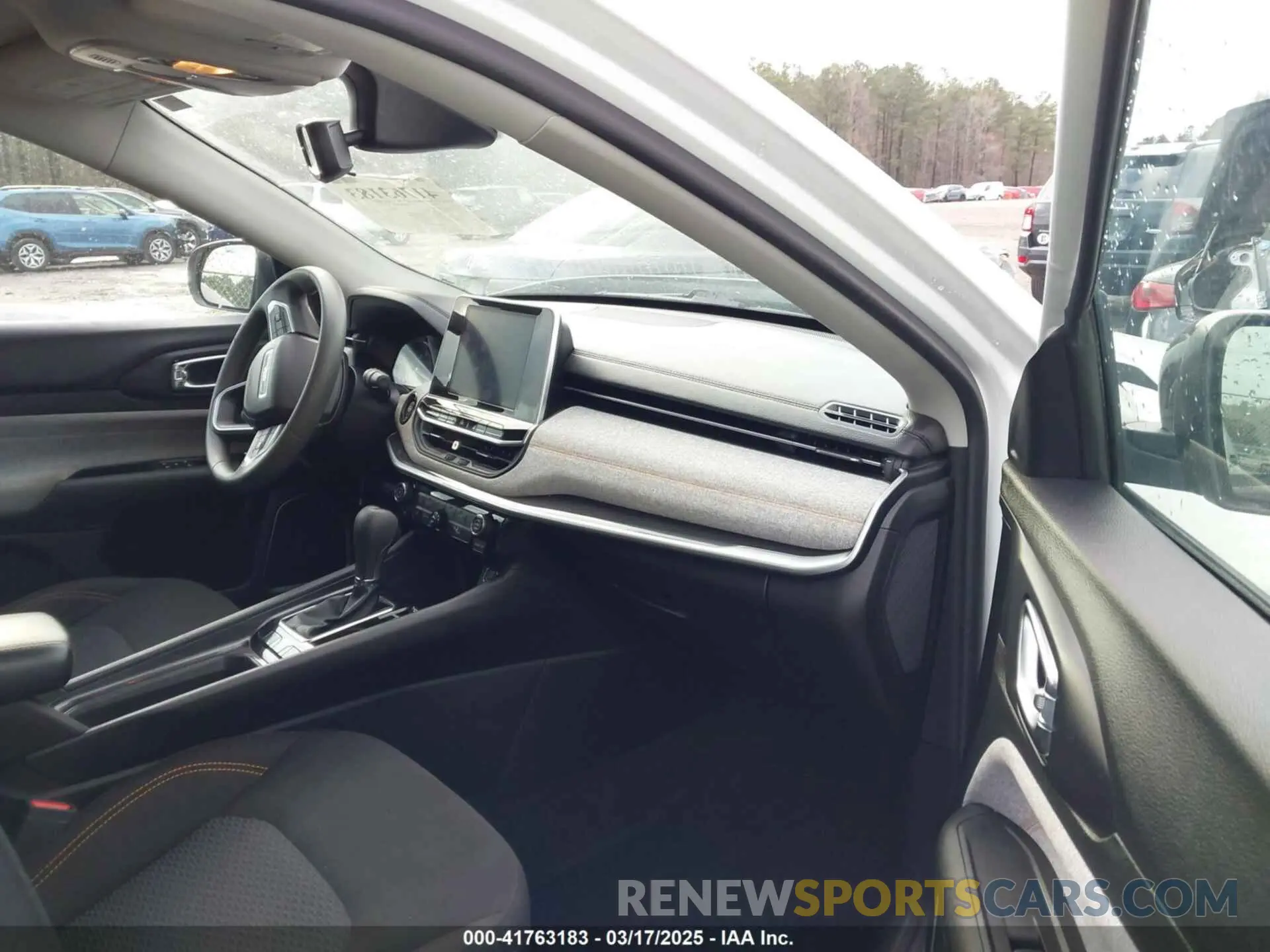5 Photograph of a damaged car 3C4NJCAB4NT121306 JEEP COMPASS 2022