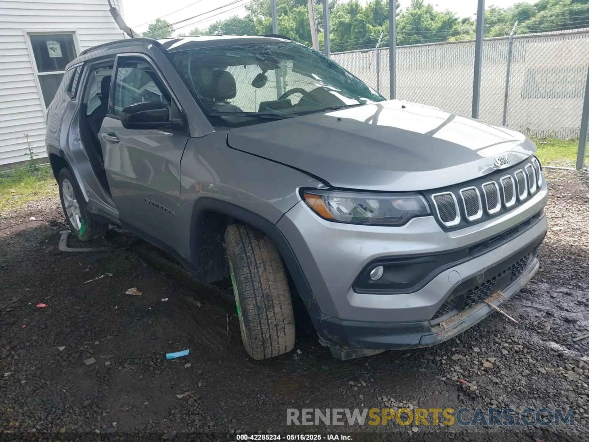 1 Photograph of a damaged car 3C4NJCBB0NT140157 JEEP COMPASS 2022