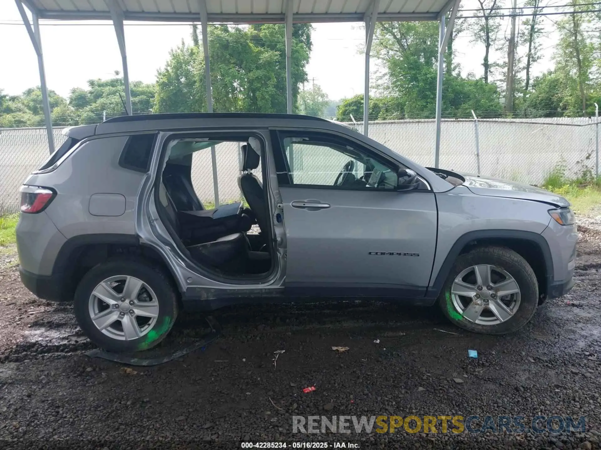 13 Photograph of a damaged car 3C4NJCBB0NT140157 JEEP COMPASS 2022