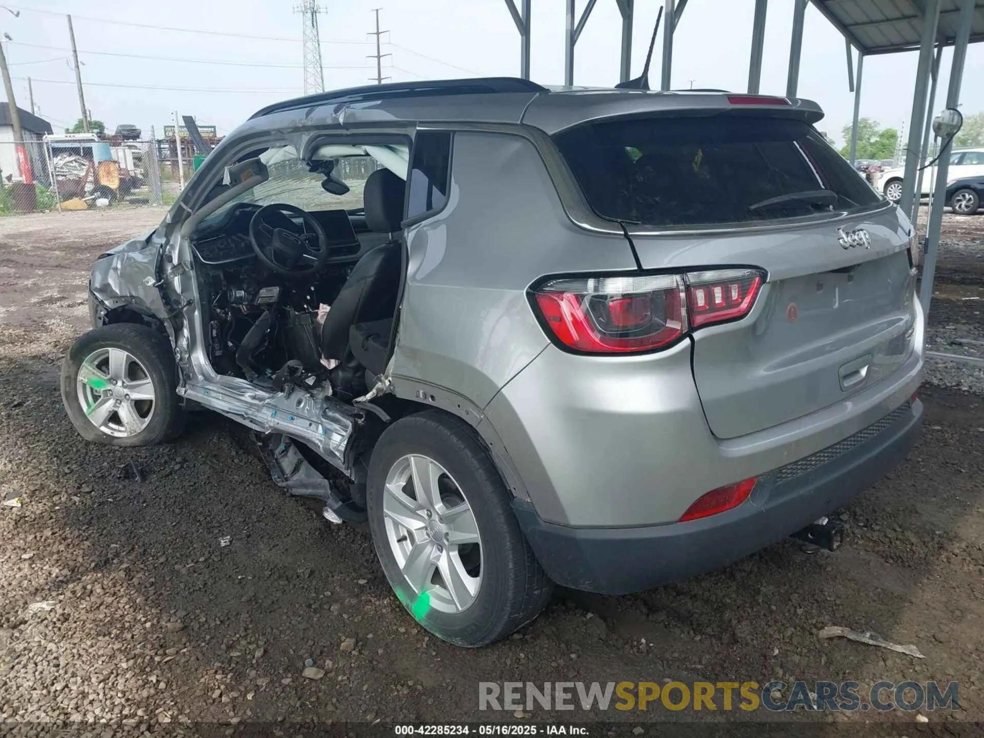 3 Photograph of a damaged car 3C4NJCBB0NT140157 JEEP COMPASS 2022